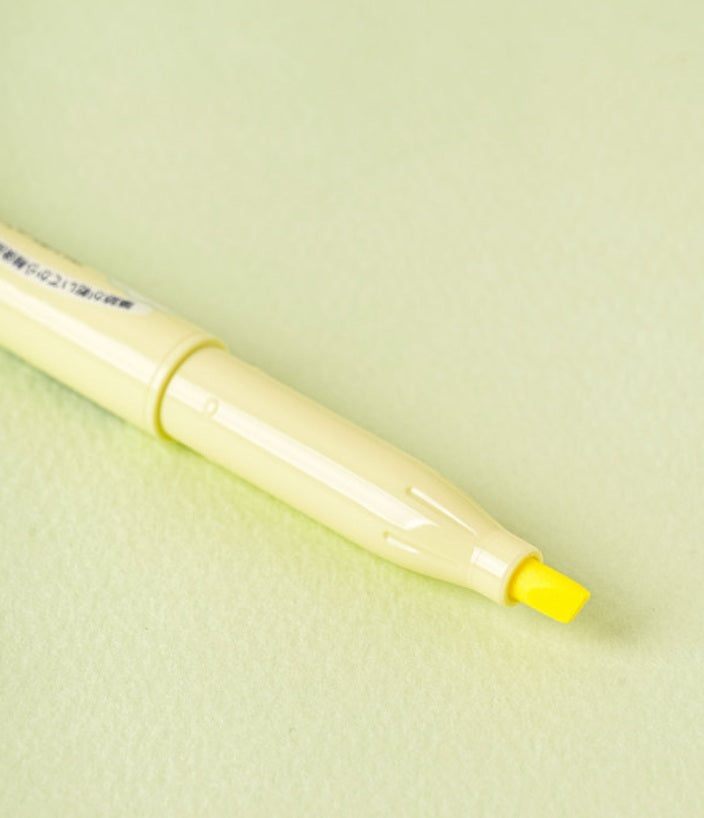 Pilot FriXion Light Soft Erasable Highlighter 3 Color Set has a special rubber end to rub the thermo sensitive ink away